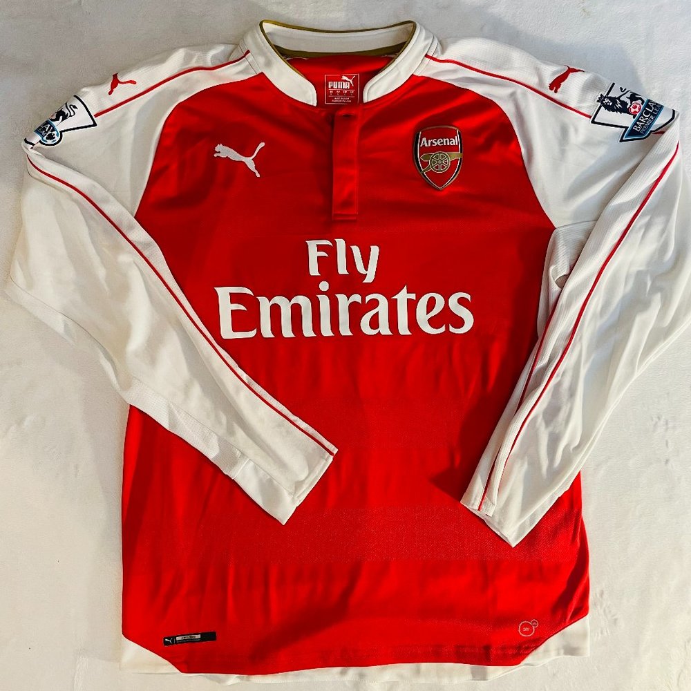 Authentic Arsenal Mesut Ozil Jersey Size Adult L